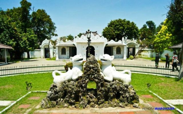 Ox Statue in Kawandaru Garden (Courtesy of Google)